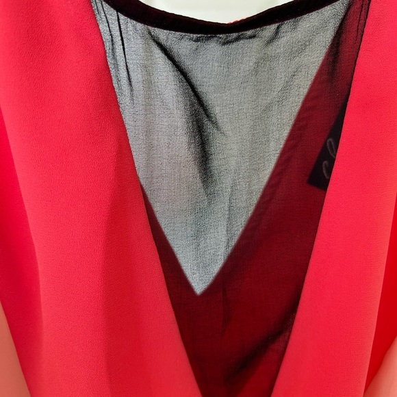 Short party dress with sheer panel. Great pink/black colours. Size small - Picture 6 of 7